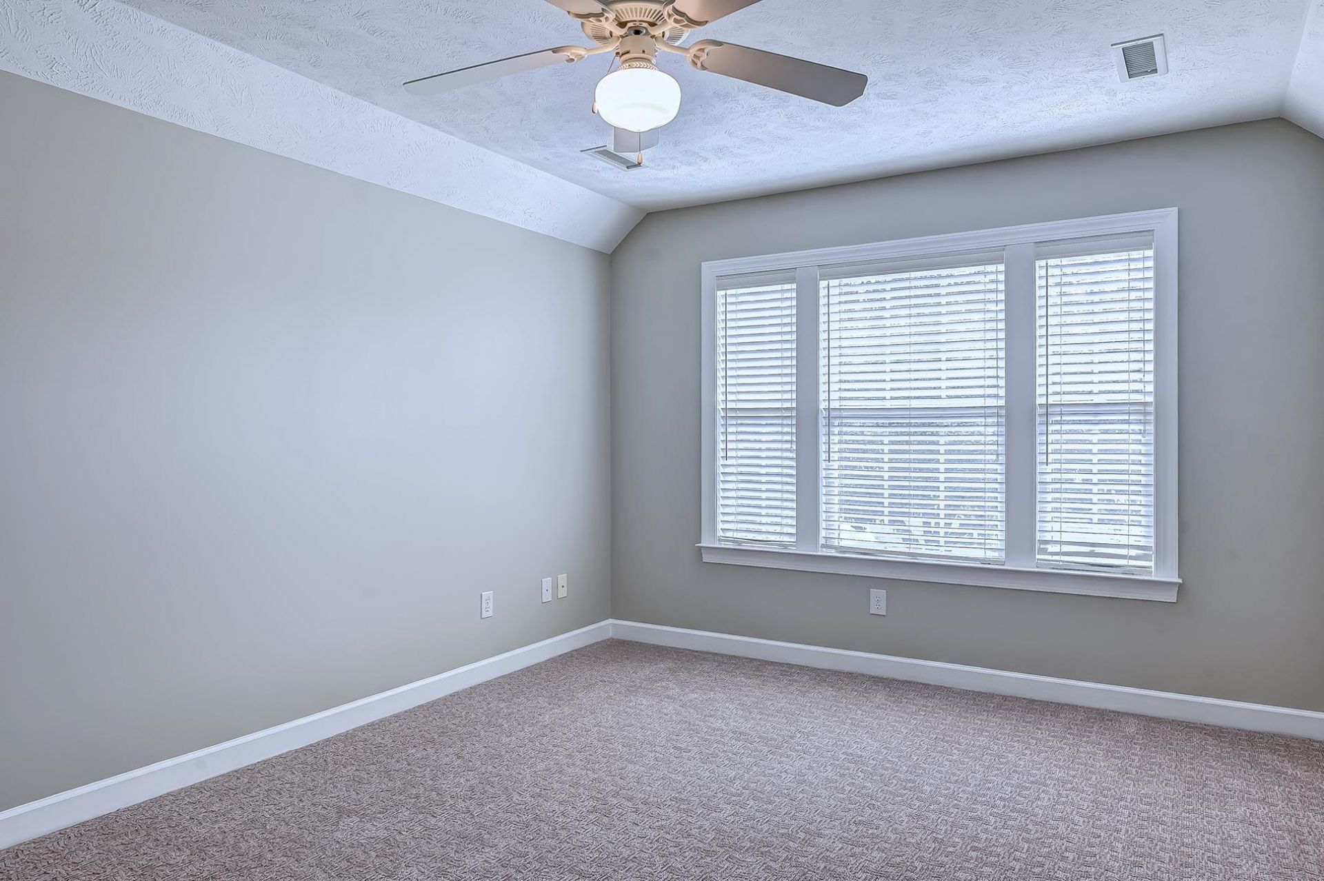 857 Castlebridge Dr.  Photo 35