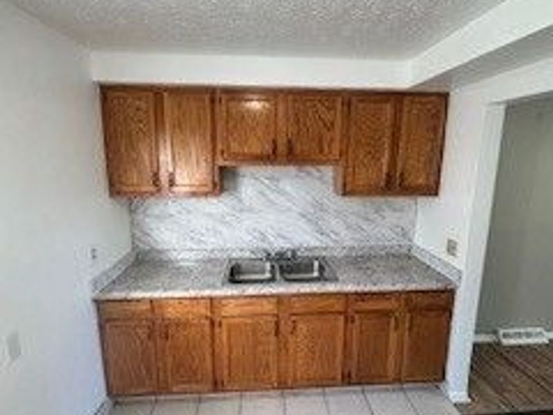 23856 Banbury Circle, Warrensville Heights, OH 44128 Photo 2