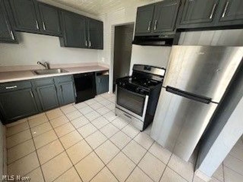 23856 Banbury Circle, Warrensville Heights, OH 44128 Photo 22