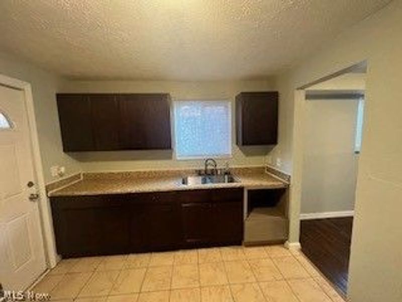 23856 Banbury Circle, Warrensville Heights, OH 44128 Photo 4