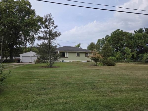 55171 Holmes Road, South Bend, IN 46628