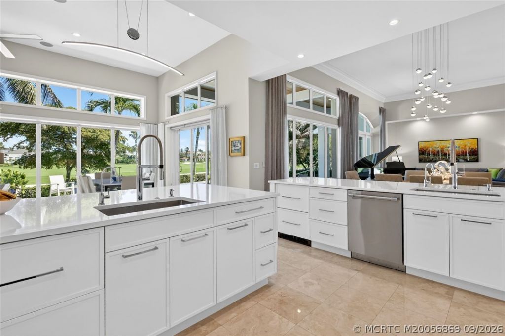 7037 SE Harbor Circle , Stuart, FL 34996 Photo