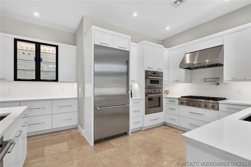 7037 SE Harbor Circle , Stuart, FL 34996 Photo