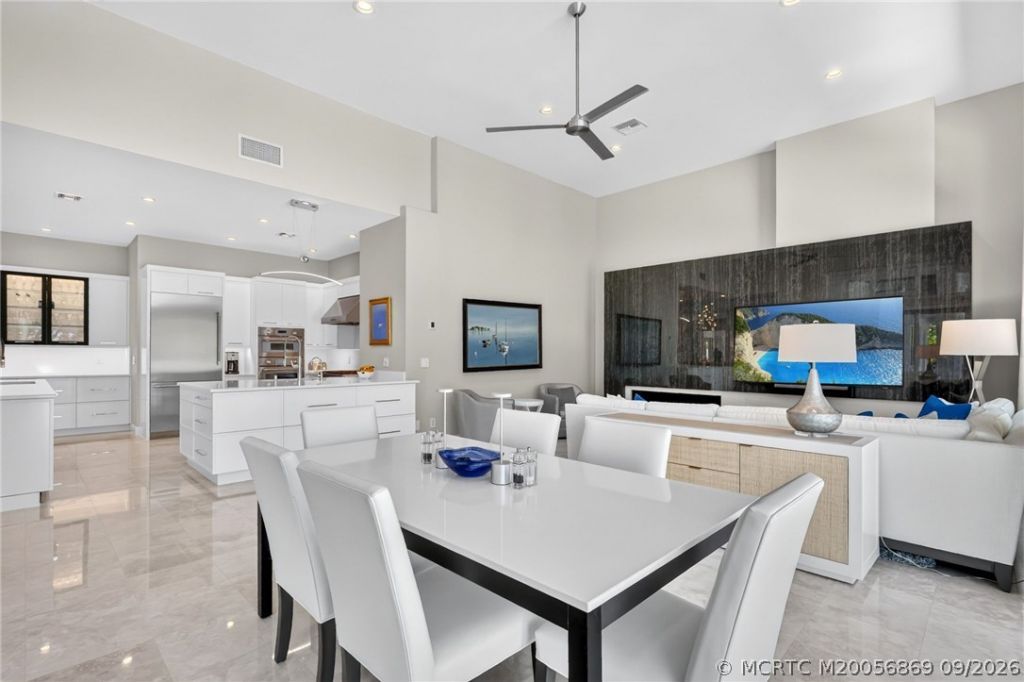 7037 SE Harbor Circle , Stuart, FL 34996 Photo