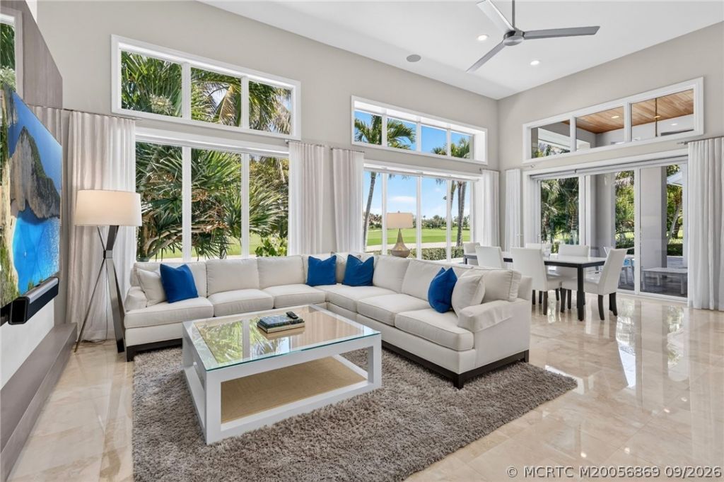 7037 SE Harbor Circle , Stuart, FL 34996 Photo