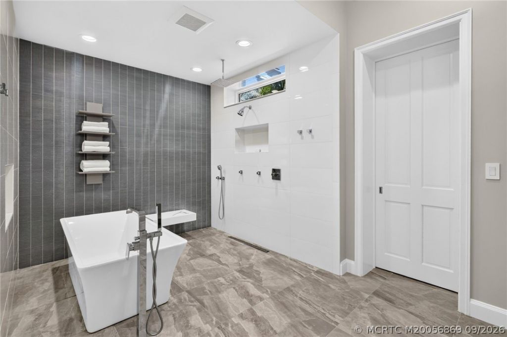 7037 SE Harbor Circle , Stuart, FL 34996 Photo