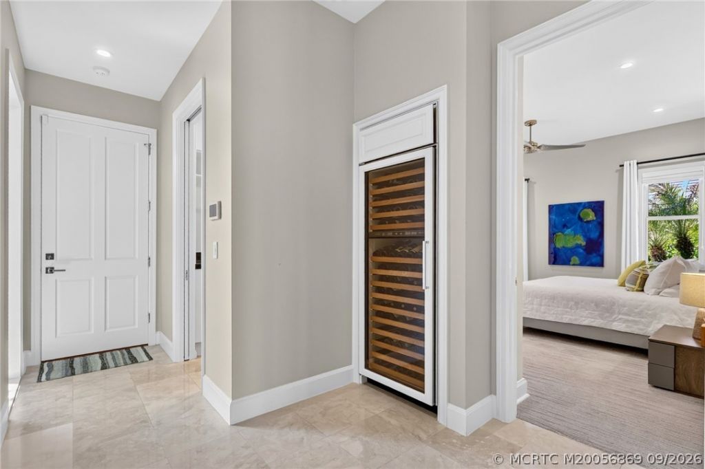 7037 SE Harbor Circle , Stuart, FL 34996 Photo
