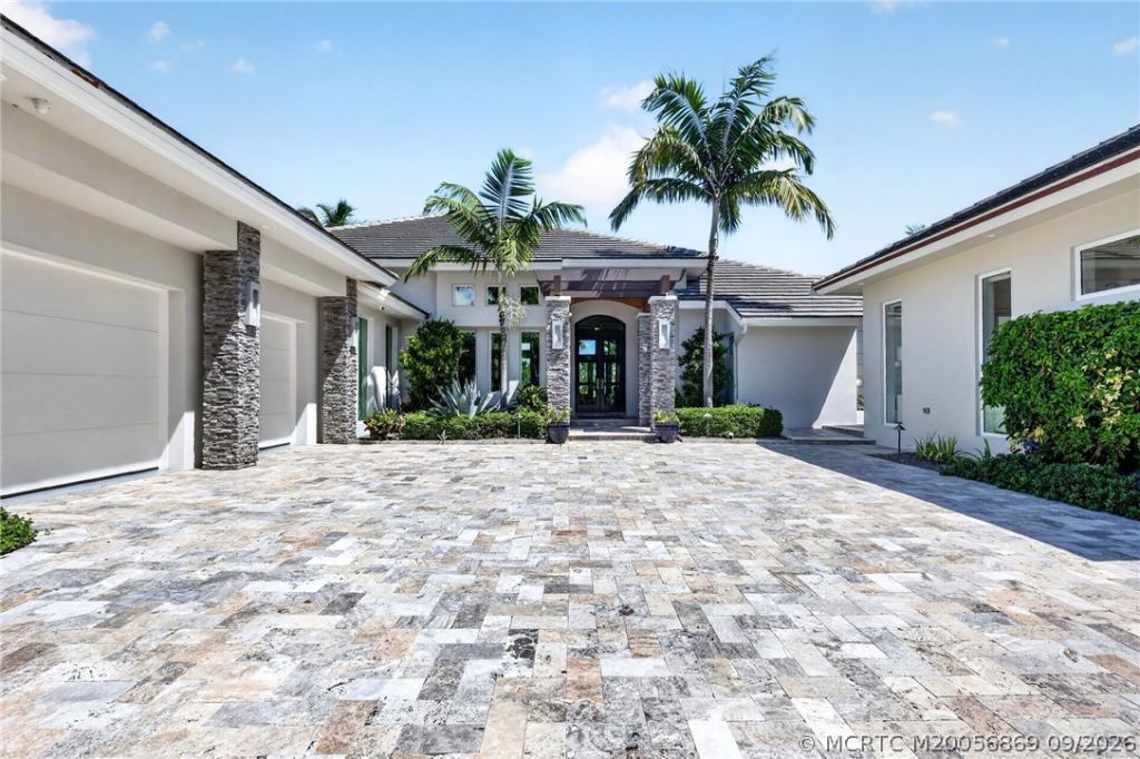 7037 SE Harbor Circle , Stuart, FL 34996 Photo