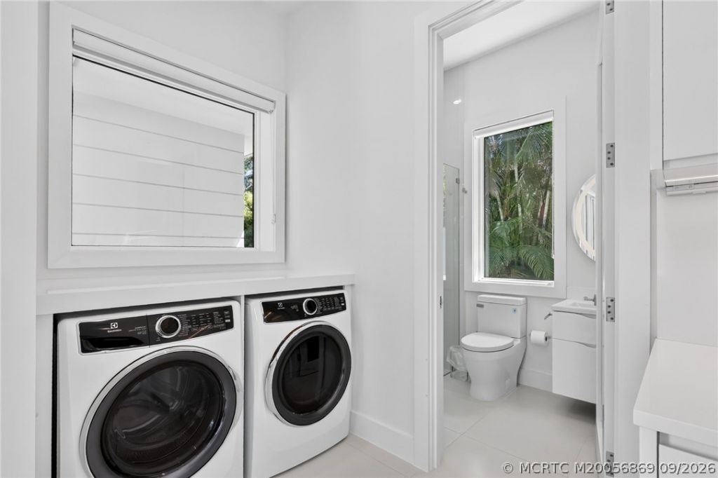 7037 SE Harbor Circle , Stuart, FL 34996 Photo