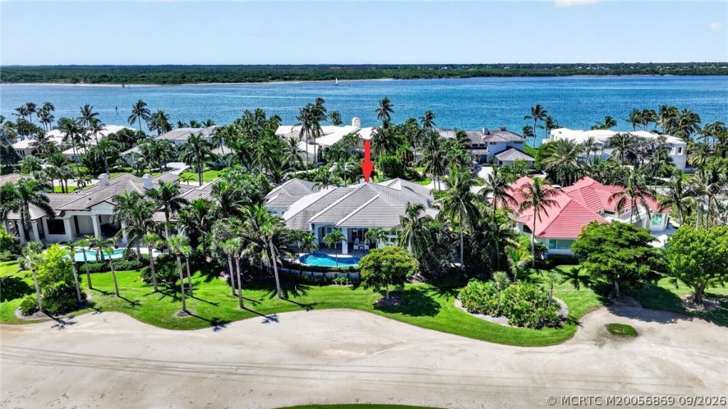 7037 SE Harbor Circle , Stuart, FL 34996 Photo
