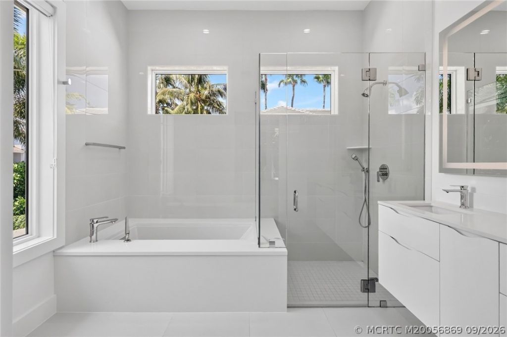 7037 SE Harbor Circle , Stuart, FL 34996 Photo