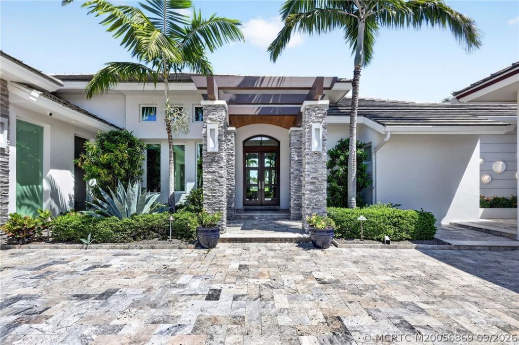 7037 SE Harbor Circle , Stuart, FL 34996 Photo