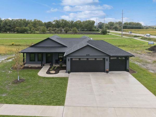 4016 Wild Horse Drive, Cedar Falls, IA 50613
