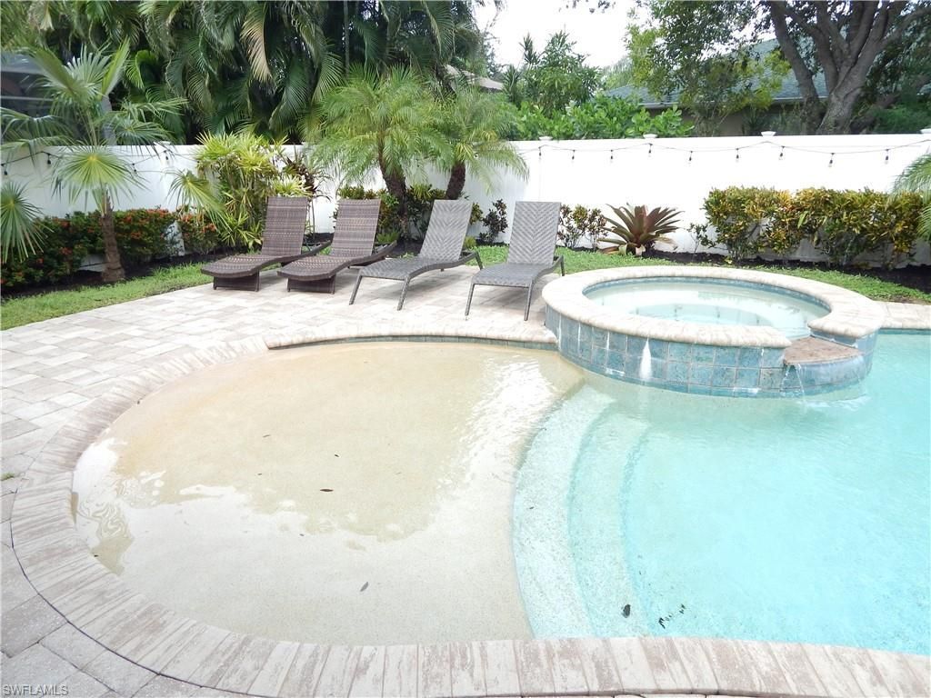 349 Sweet Bay Ln, Naples, FL 34119 Photo