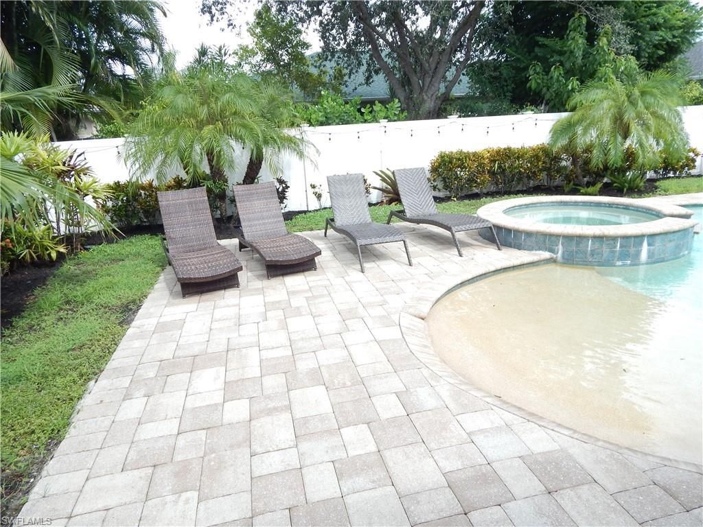 349 Sweet Bay Ln, Naples, FL 34119 Photo