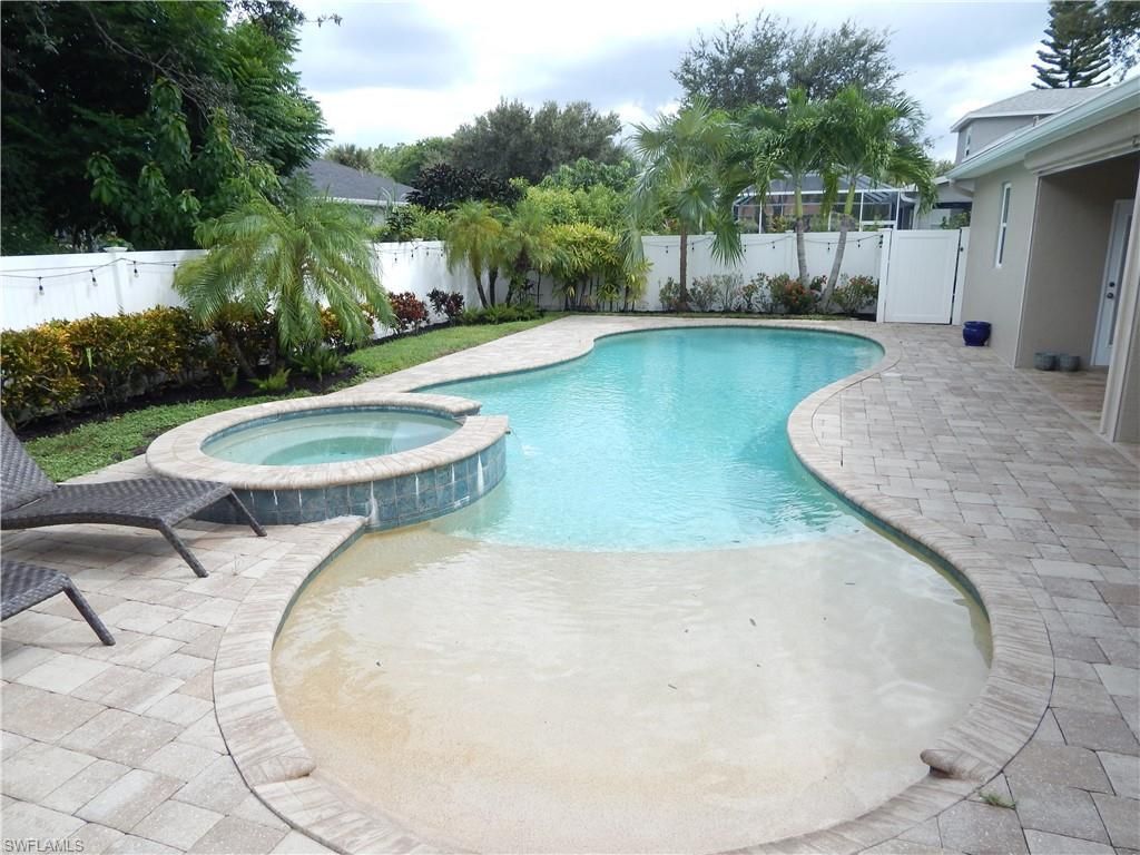 349 Sweet Bay Ln, Naples, FL 34119 Photo