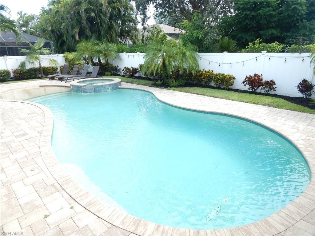 349 Sweet Bay Ln, Naples, FL 34119 Photo