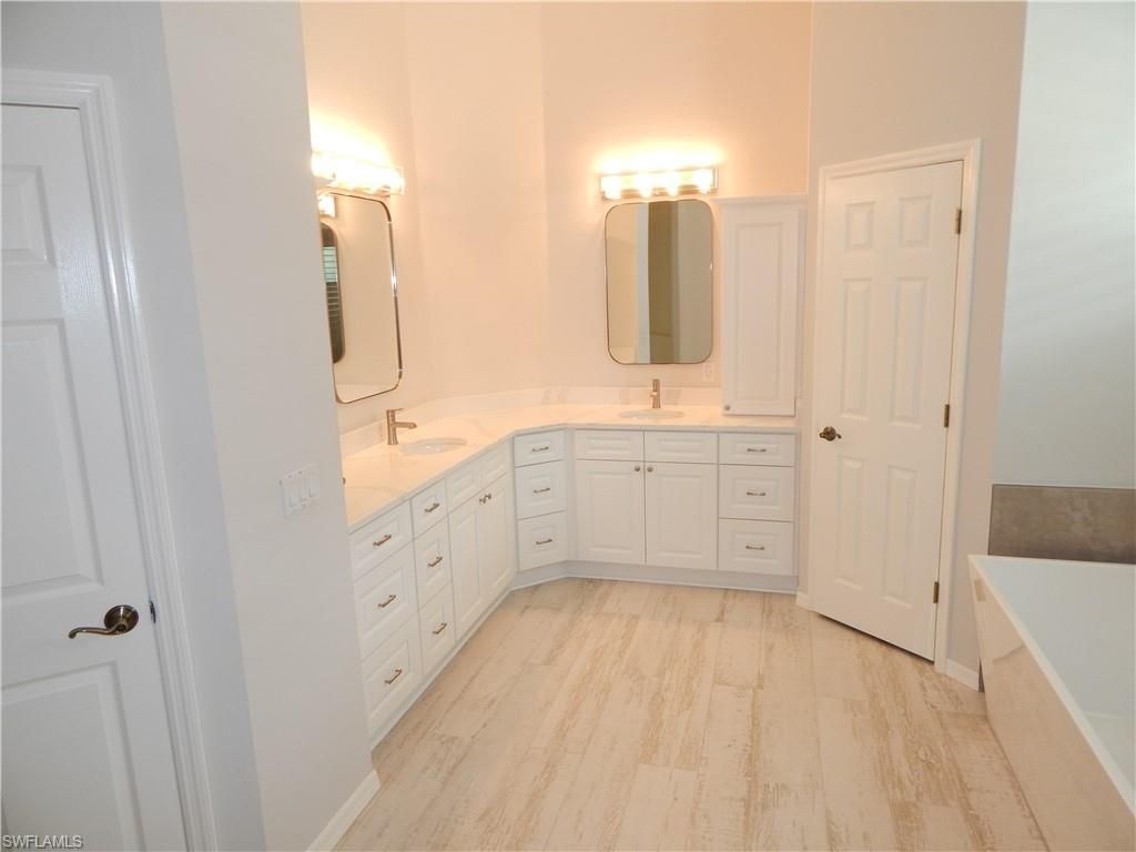 349 Sweet Bay Ln, Naples, FL 34119 Photo