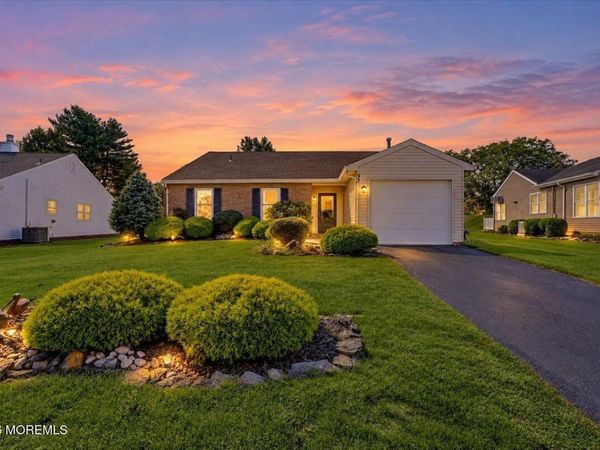 57 Suffolk Way, Marlboro, NJ 07746