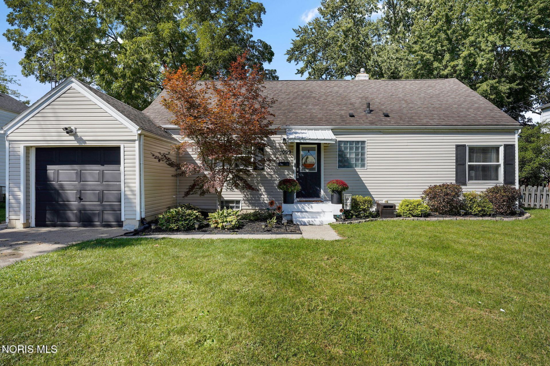1099 Elco Avenue, Maumee, OH 43537 Main Photo