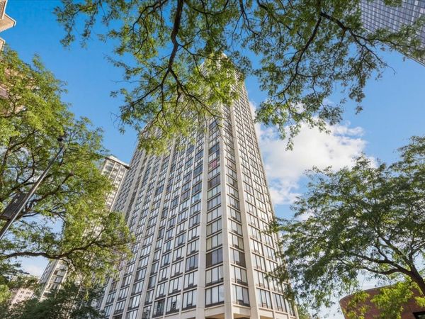 5445 N Sheridan Road, Unit 3211, Chicago, IL 60640