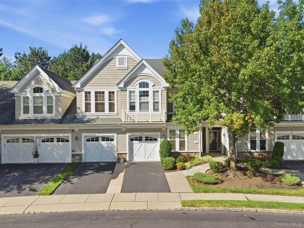 39 Symphony Drive , Lake Grove, NY 11755