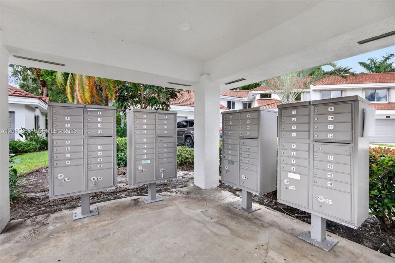 9275 NW 9th Ct, Plantation, FL 33324 Photo