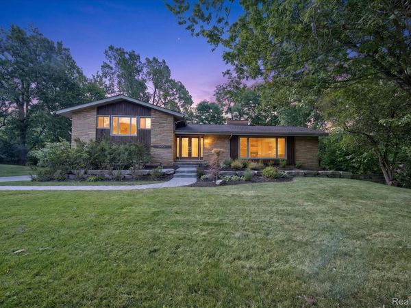 34135 Brittany Drive, Farmington Hills, Mi 48335