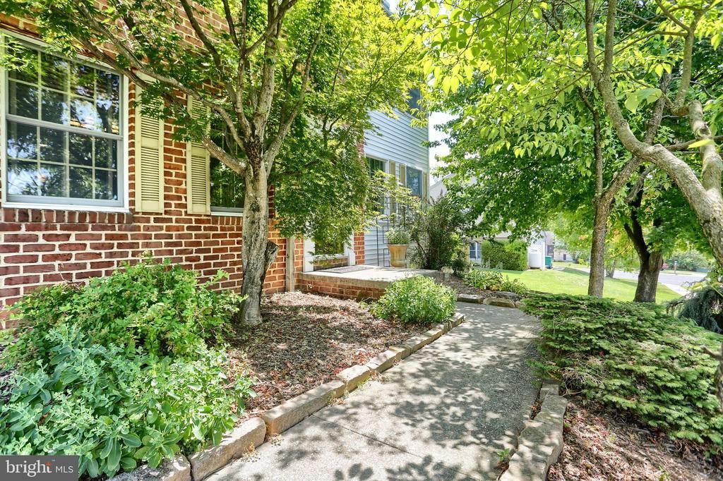3 CEDAR COURT , ENOLA, PA 17025