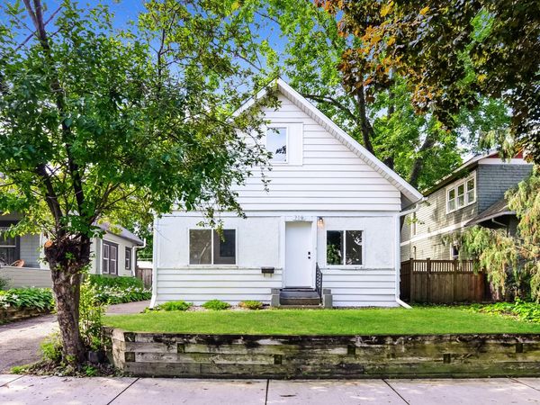 719 W 40th Street, Minneapolis, MN 55409