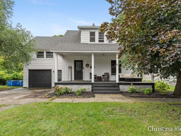 403 E Cass Street, Greenville, MI 48838