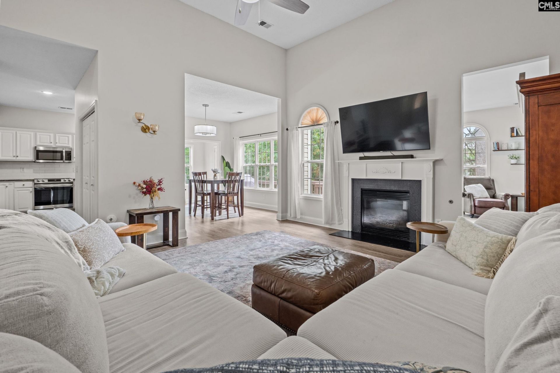 153 Summer Pines Drive  Photo 5