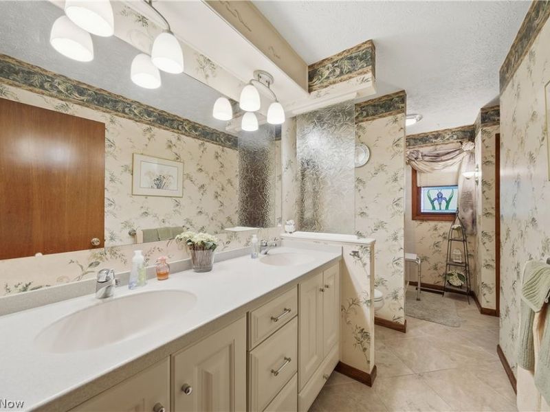 6180 Chesham Avenue NE, Canton, OH 44721 Photo 13