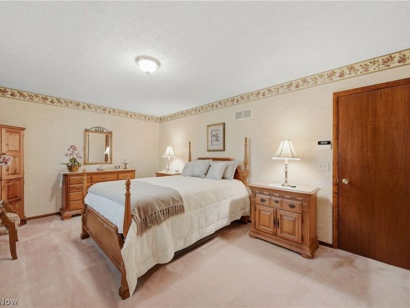 6180 Chesham Avenue NE, Canton, OH 44721 Photo 16
