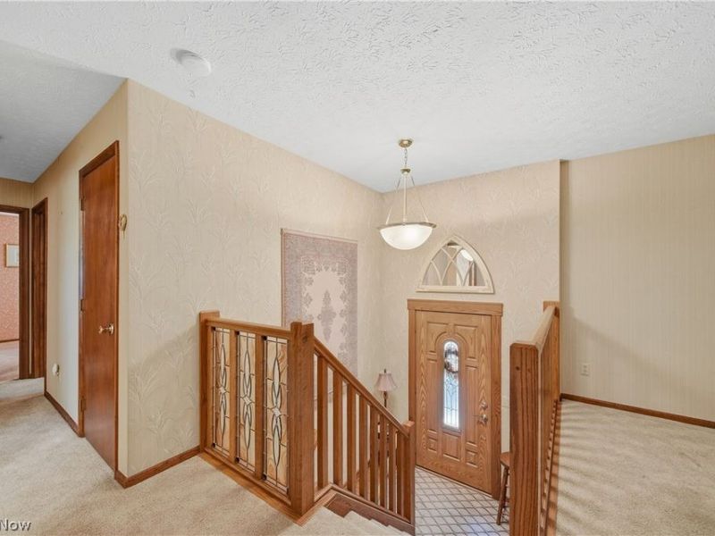 6180 Chesham Avenue NE, Canton, OH 44721 Photo 2