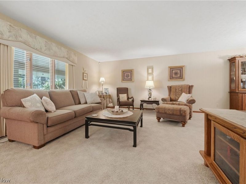 6180 Chesham Avenue NE, Canton, OH 44721 Photo 5