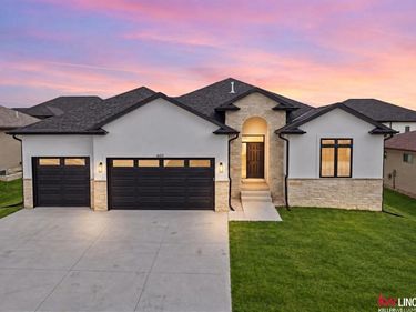 605 N 108 Street, Lincoln, NE 68527