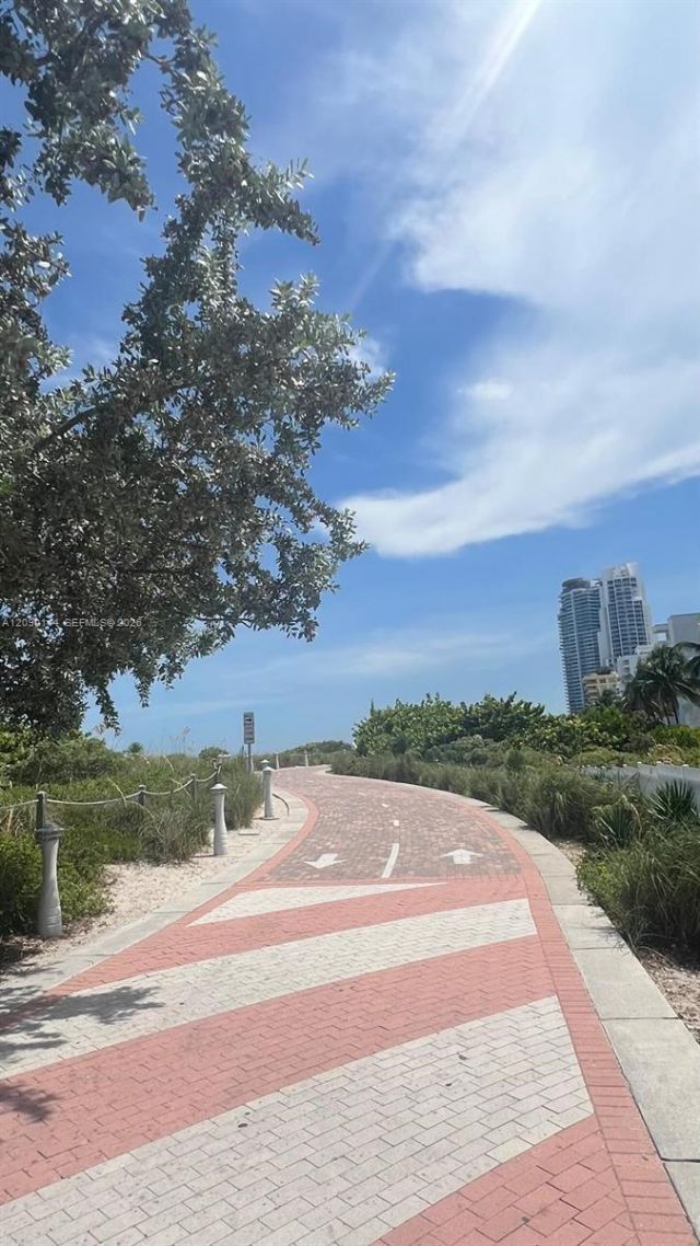 345 Ocean Dr , Unit 525, Miami Beach, FL 33139 Photo