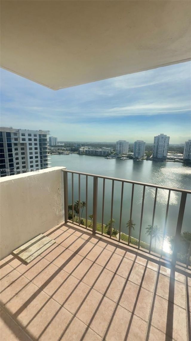 18181 NE 31st Ct , Unit 2110, Aventura, FL 33160 Photo