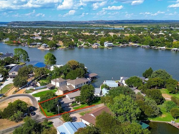301 Princess LN, Sunrise Beach, TX 78643