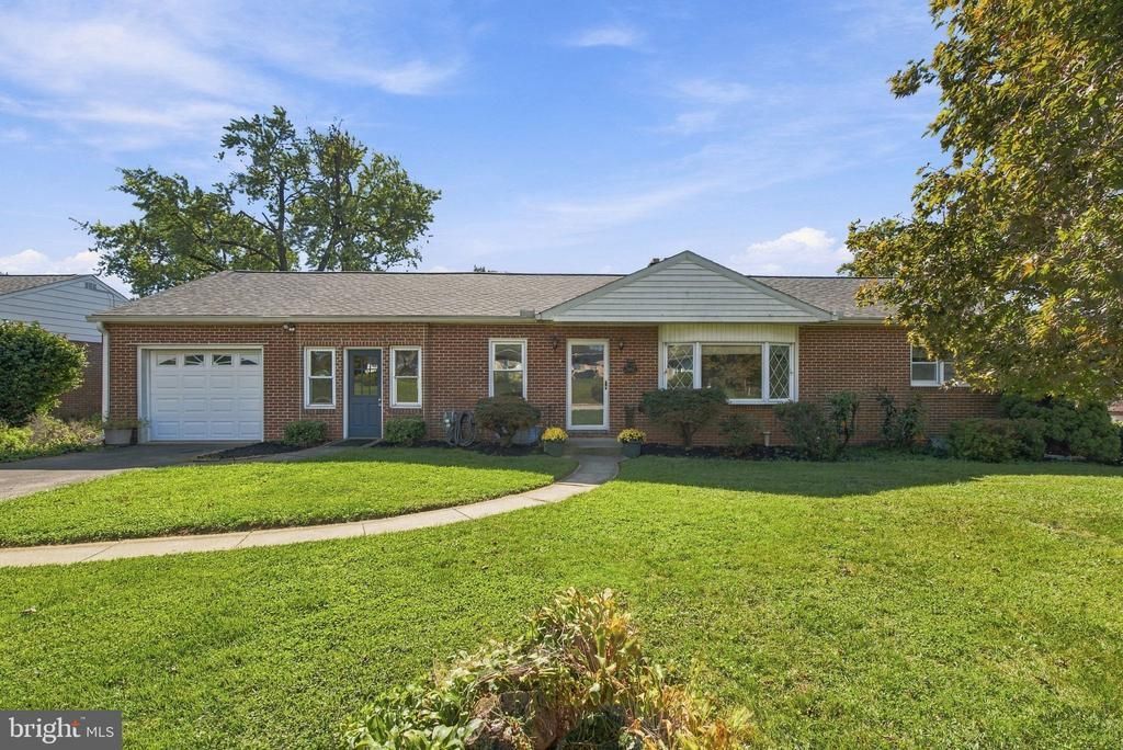 1664 ALTLAND AVENUE, YORK, PA 17404