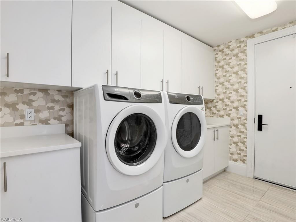 13665 Vanderbilt Dr, Unit 301, Naples, FL 34110 Photo