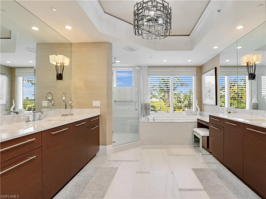 13665 Vanderbilt Dr, Unit 301, Naples, FL 34110 Photo
