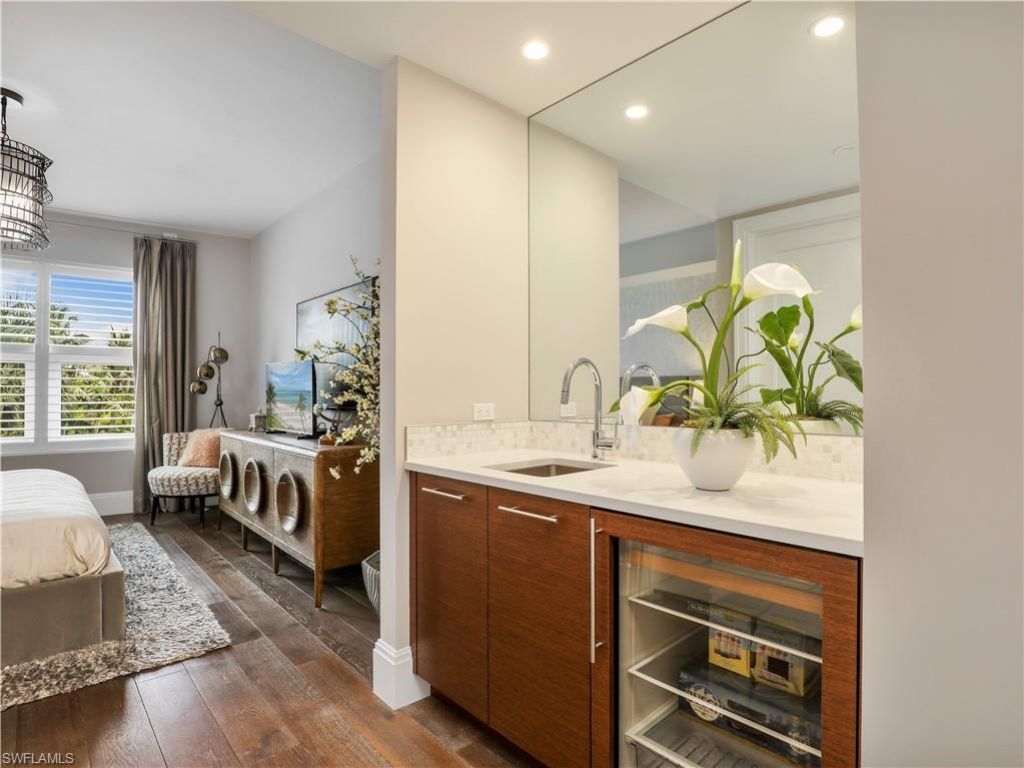 13665 Vanderbilt Dr, Unit 301, Naples, FL 34110 Photo