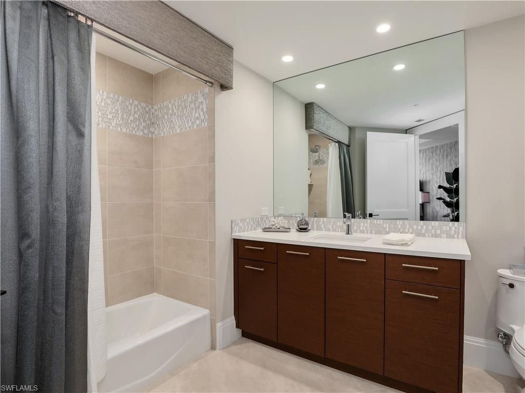 13665 Vanderbilt Dr, Unit 301, Naples, FL 34110 Photo