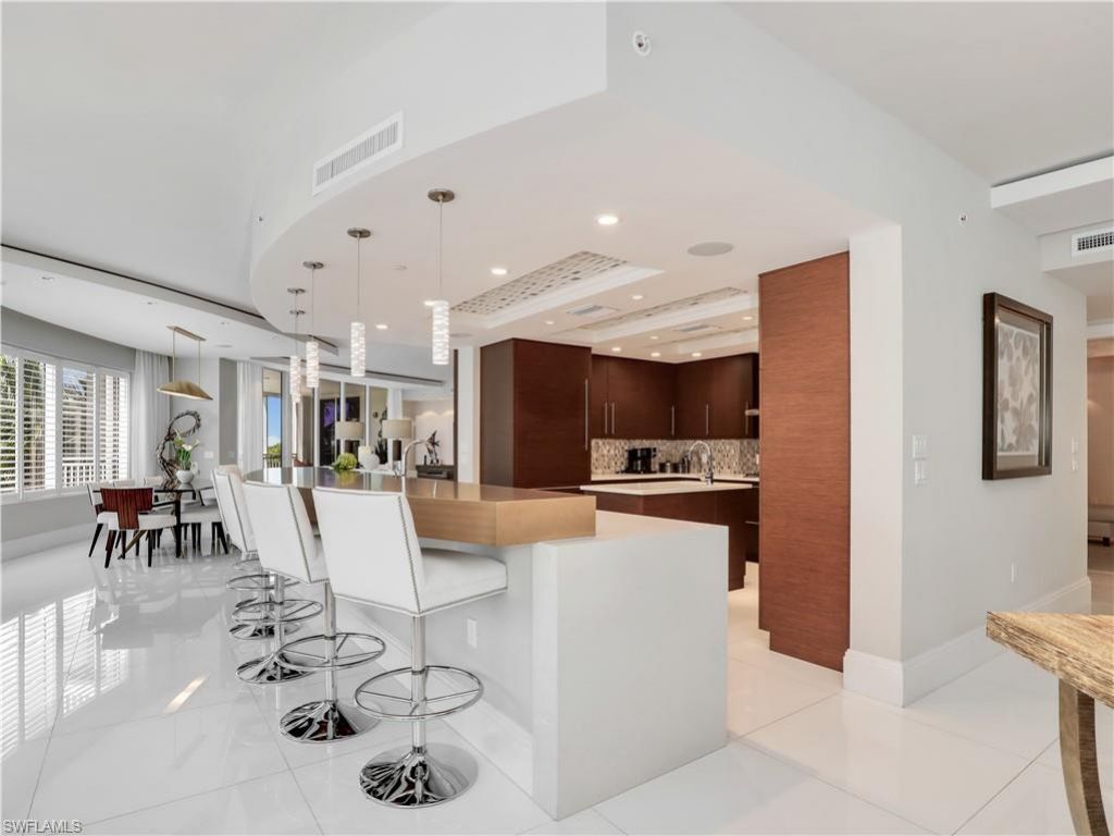 13665 Vanderbilt Dr, Unit 301, Naples, FL 34110 Photo