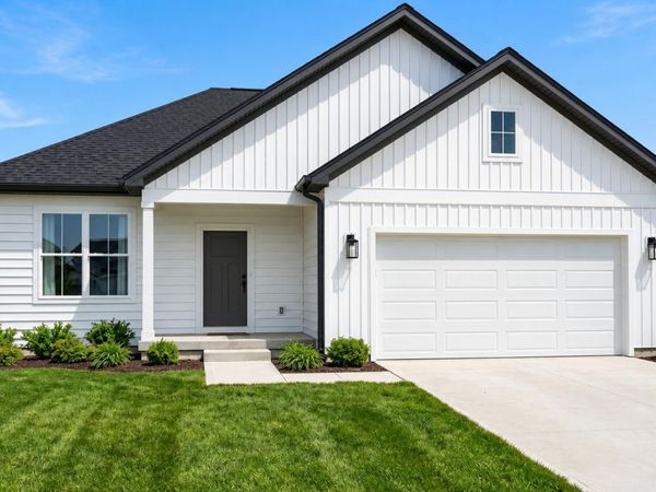 304 Apple Grove Lane , Valparaiso, IN 46385