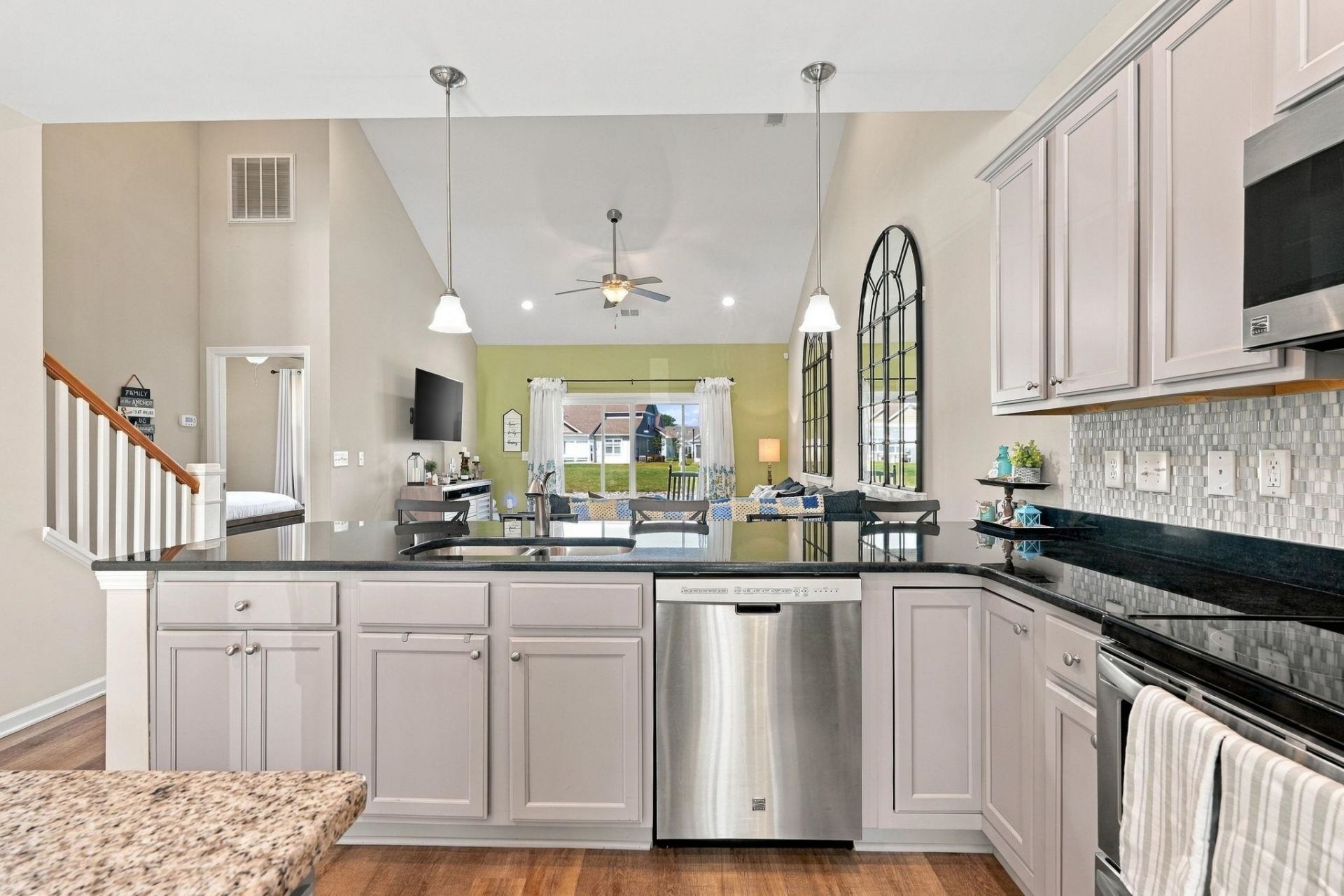 300 Nairn Dr.  Photo 11