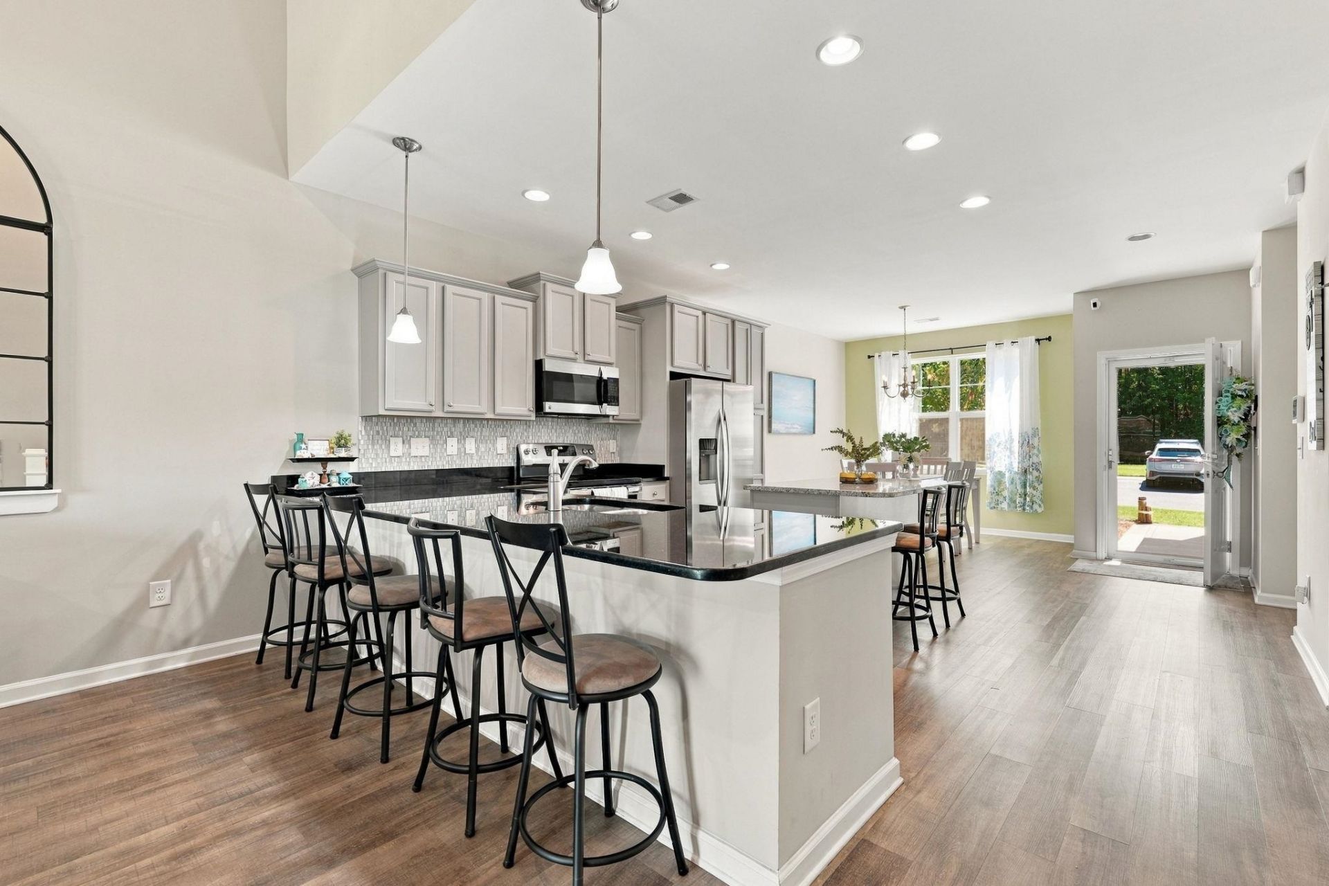 300 Nairn Dr.  Photo 12