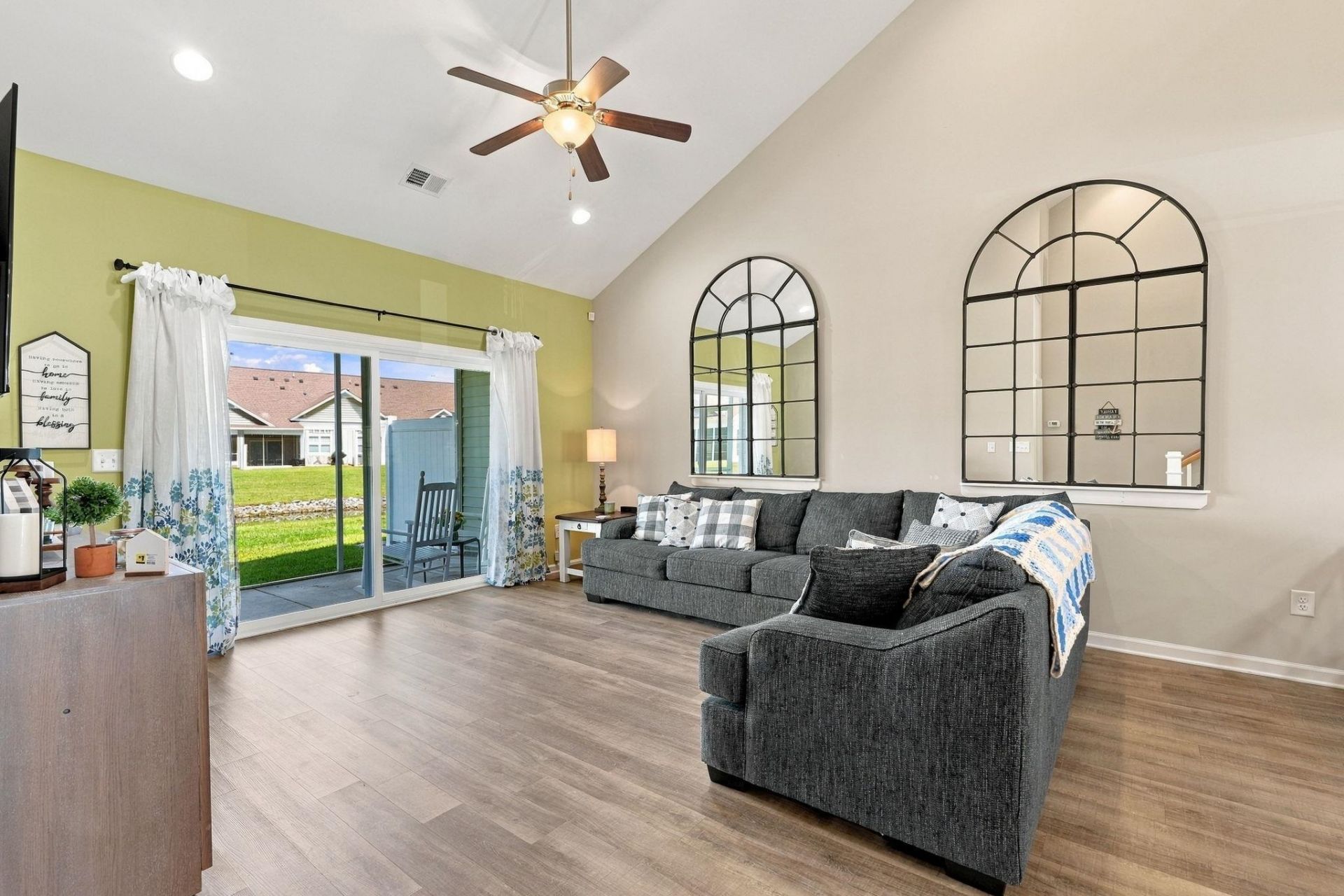 300 Nairn Dr.  Photo 13